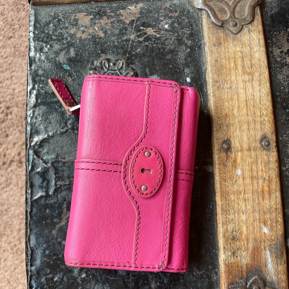 Fossil Wallet, holds plenty of cards
